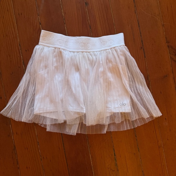 ALO Mesh Baseline Tennis Skirt - White - Picture 2 of 4